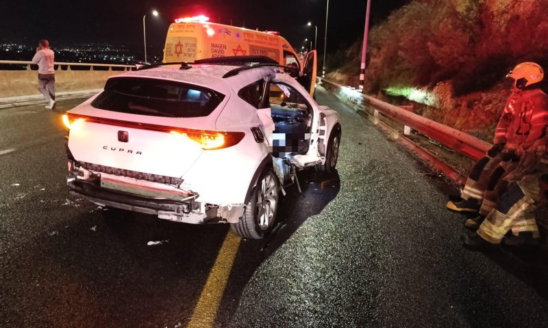 "ראינו רכב מרוסק": נהג התנגש עם רכבו במעקה הבטיחות &ndash; ונהרג