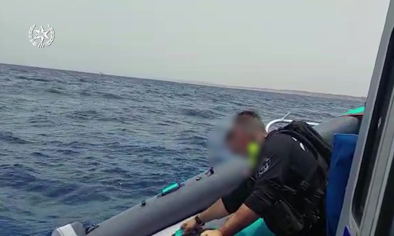 תיעוד: שני גברים חולצו מקיאק מול חופי הרצליה