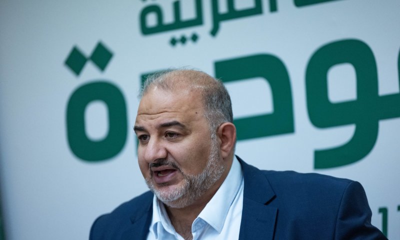 יכריע את הבחירות? המהלך המפתיע של מנסור עבאס