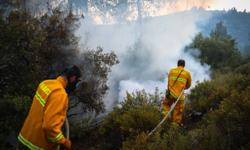 שריפות ברחבי הארץ: גם כביש 6 נחסם לתנועה