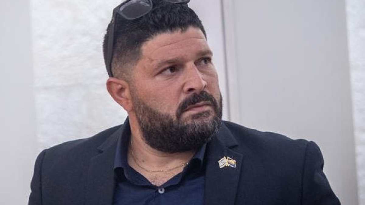 אלמוג כהן נגד בחירת מירי רגב: 