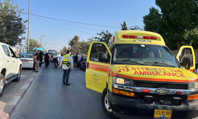 פיגוע דקירה במעלה אדומים; שני פצועים במקום