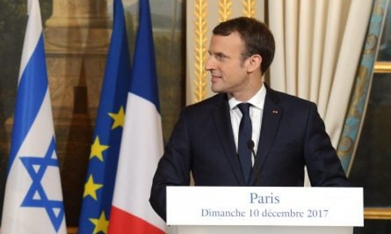 מקרון הכריע: לא ישתלב עם מפלגת השמאל האנטישמית