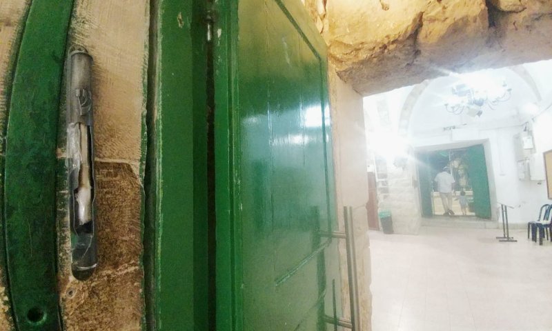 אחרי העיד אל פיטר, זה מה שגילו במערת המכפלה