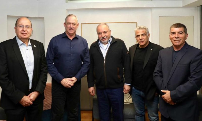 השמאל צריך לבחור: אידאולוגיה או ביבי