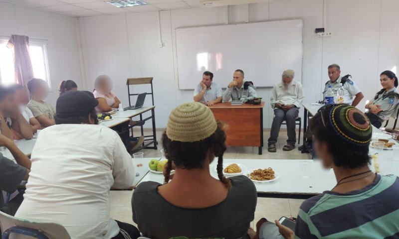 מפקד הבקו"ם הגיע לגייס את נוער הגבעות