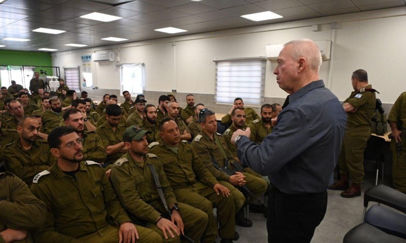 גלנט למפקדים: "הסרבנות מכרסמת ביסוד המדינה"