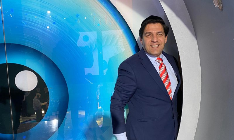 רב הסלבס: "חשוב לי להכניס קדושה לאח הגדול"