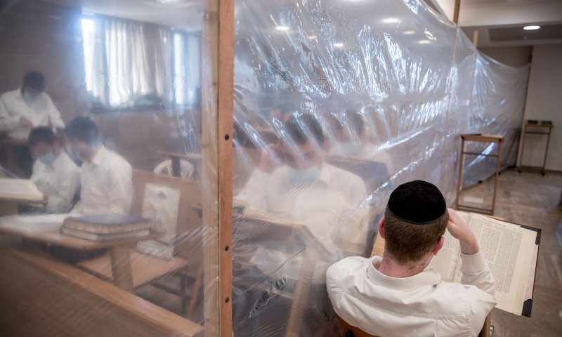 בדיקות וקפסולות: כך ייפתחו הישיבות החרדיות