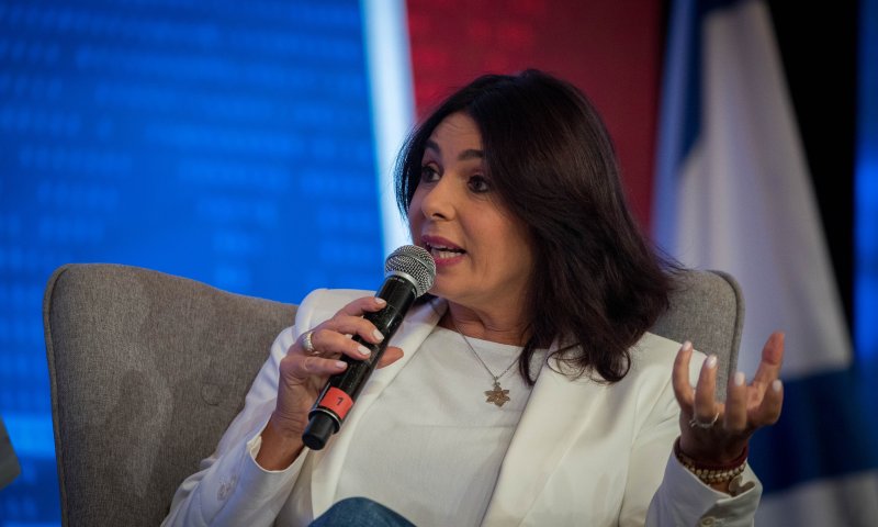 בכולנו לועגים למירי רגב: חושבת שמחנה הימין טיפש