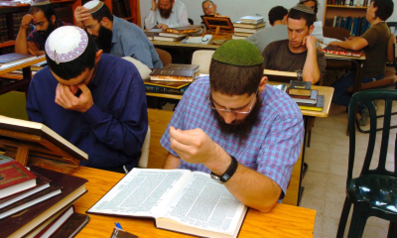 פשרה: מימון תלמידי מחו"ל תמורת שיעורים בציונות