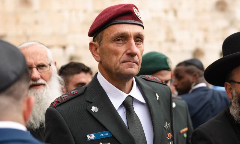 יוצא לדרך: הרמטכ"ל הרצי הלוי במסדר ראשון בקריה