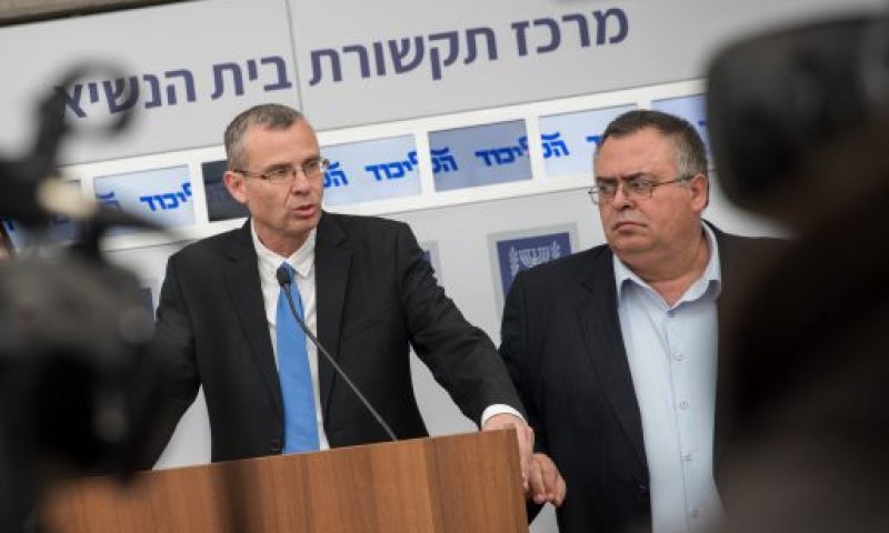 לקראת ההצבעה: פגישת סולחה בין יריב לוין לביטן