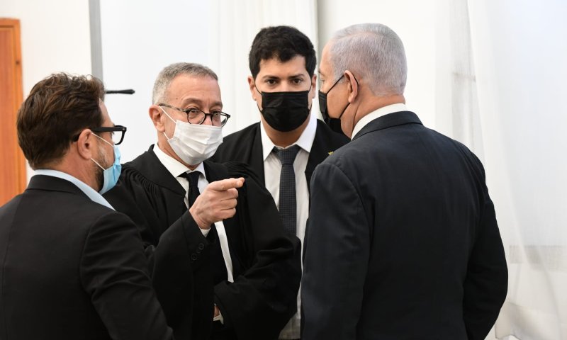 פרקליטי נתניהו דורשים: דחייה בשלב הבא במשפט