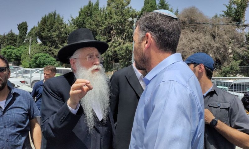 סערה בסיעות החרדיות: כהנא ופרוש סיירו יחד במירון