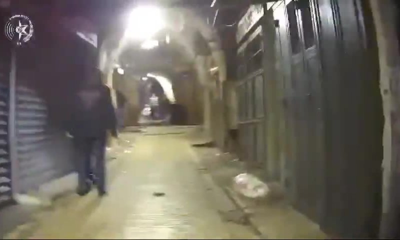 תיעוד דרמטי: מסתערבי מג״ב עוצרים מבוקש בלב הקסבה