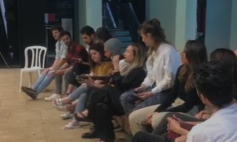 בעקבות הפיגוע הקהל נאלץ להישאר בתיאטרון| צפו: