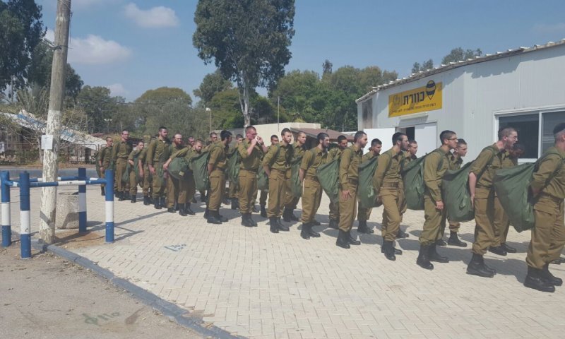 למרות ההסתה: 83 חרדים עלו על מדים