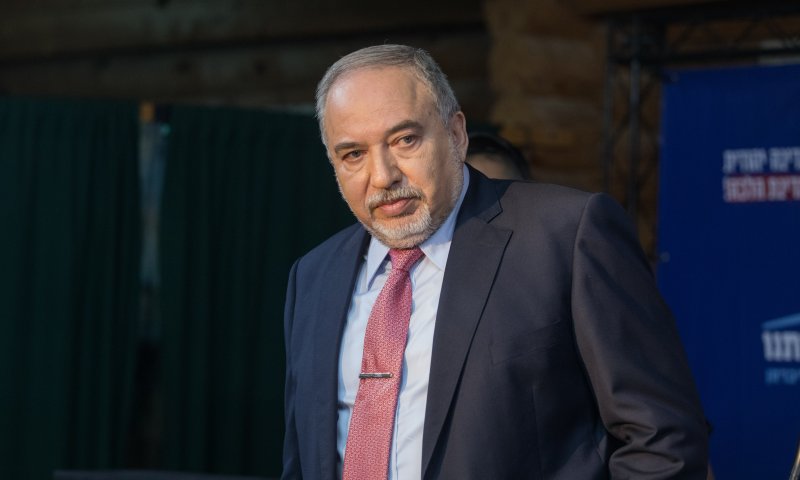 ליברמן בראיון לוחמני: "רגב בהמה, כץ שקרן, דרעי בוגד"