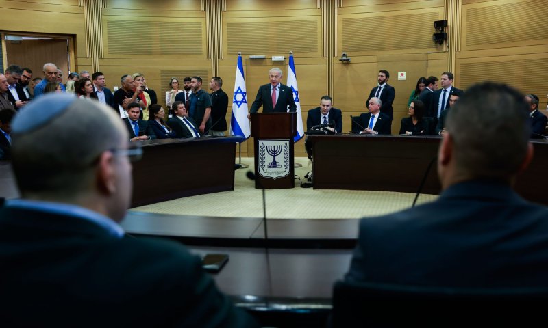 קריסה פנימית: הקואליציה פעלה לא נכון ולא חכם