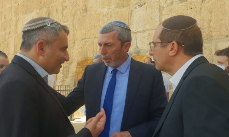 הרב רפי הודיע למנכ"ל הסרוג על סיום תפקידו