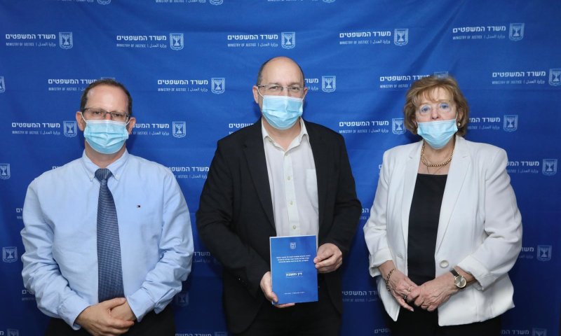 אלימות באינטרנט | שר המשפטים קיבל דו"ח מיוחד