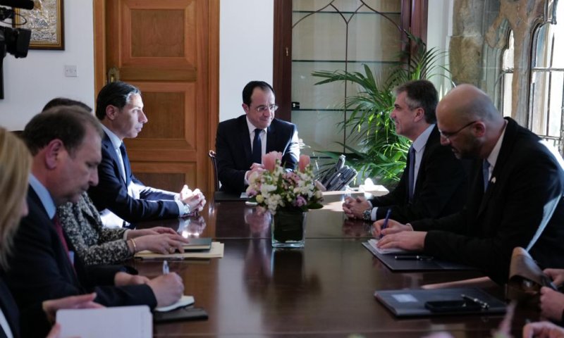 סיכול הפיגוע ביוון: השר כהן נפגש עם נשיא קפריסין