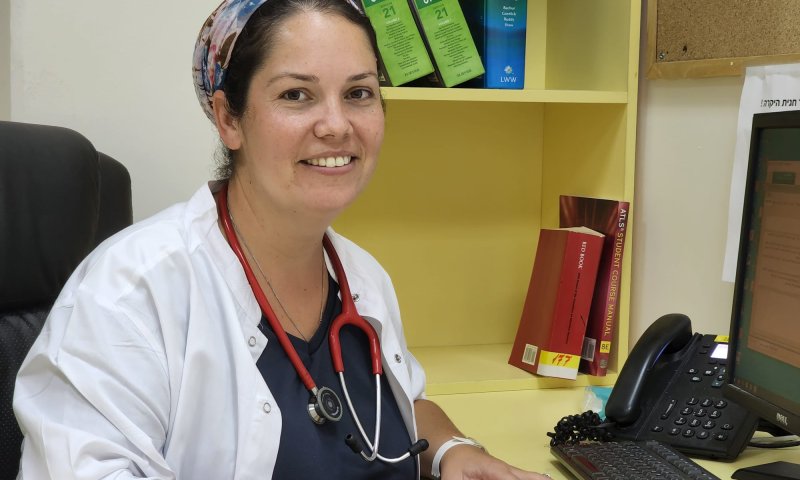 כבוד למגזר: רופאה סרוגה לראש מחלקת מיון ילדים בלינאדו