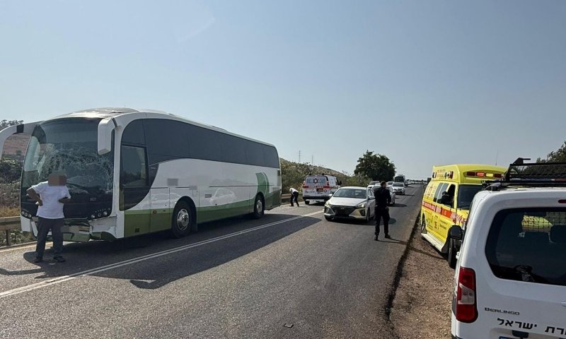 22 פצועים בתאונה בין שני כלי רכב ואוטובוסים
