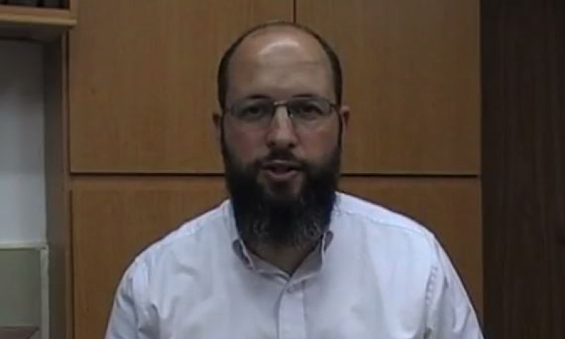 ראש ישיבת חולון הרב אהרונסון פורש מתפקידו