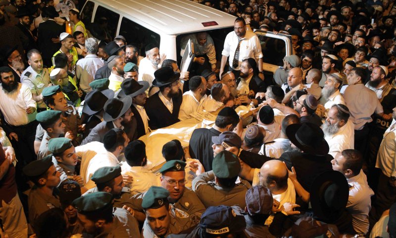 משתתפים בהלוויה: "בזכות הצדיק נמנע אסון ענק"