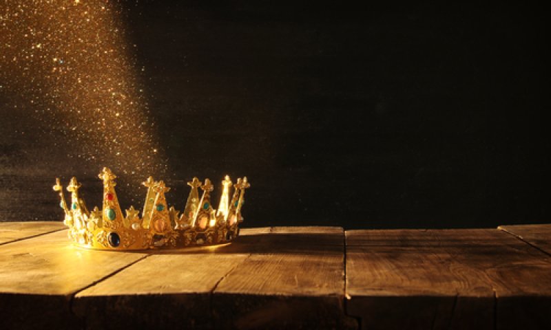 דמוקרטיה או דיקטטורה? מלכות יחידנית או שלטון העם?