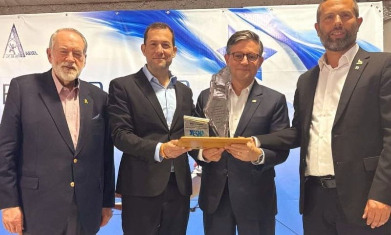 מייק ג'ונסון בביקור היסטורי: "יו"ש שייכת ליהודים"