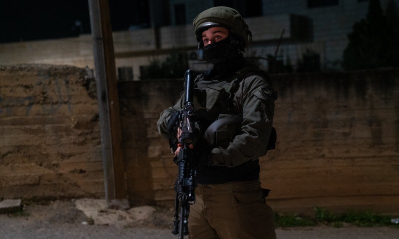 שובר גלים: 6 עצורים בפעילות הלילה