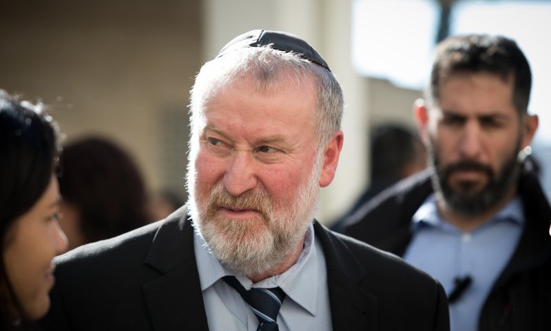 היועמ"ש הורה: אין למנוע חיסוני קורונה מאסירים