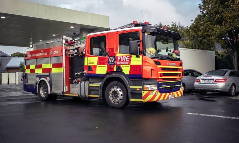 אירוע חריג: אבנים הושלכו על לוחמי אש שכיבו שריפה