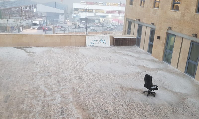 בגודל של כדורי פינג פונג: ברד כבד בירושלים. צפו