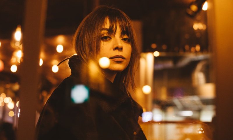 התאהבנו | שי המבר בקליפ שצולם בעיר היפה בעולם