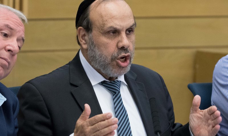 נלחם על חייו: החמרה במצבו של השר דוד אזולאי