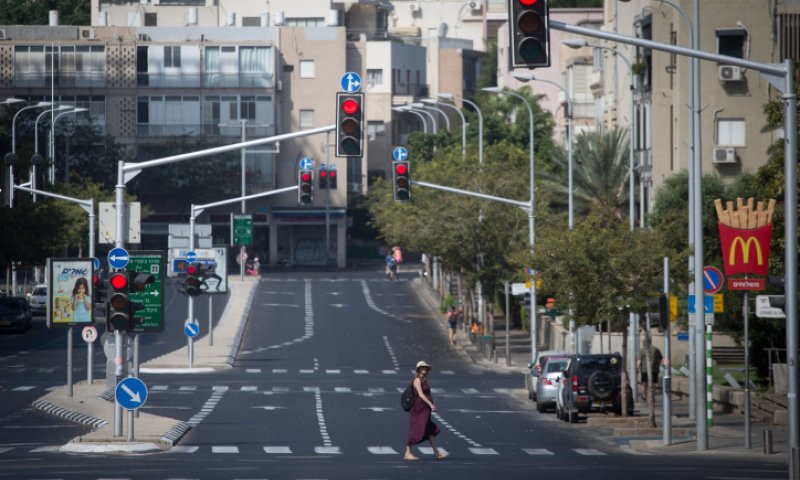 בתי הכנסת ייסגרו; יציאה מהבית תותר לזמן קצר