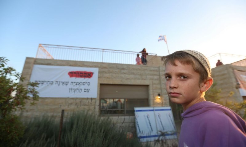 גלריה &bull; היום האחרון לפני הפינוי בנתיב האבות