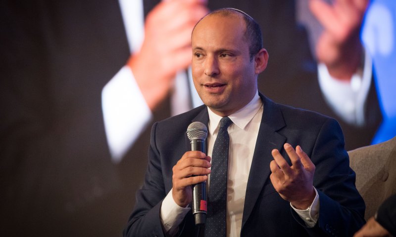 "מי שלא מכסח את הדשא, הדשא מכסח אותו"