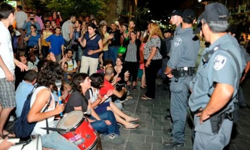 סכנה: אנרכיה מימין ומשמאל