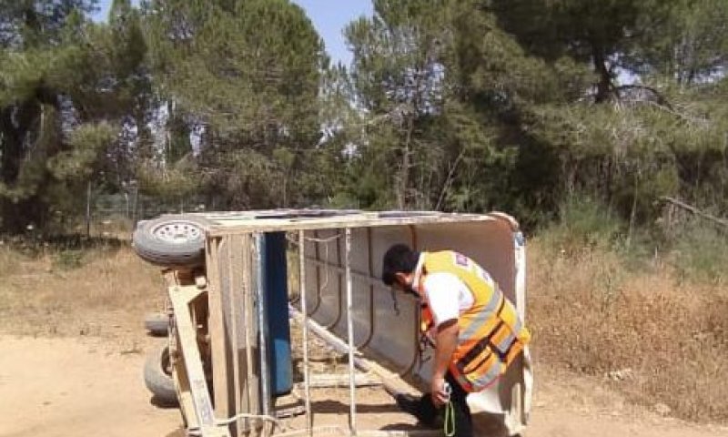 עשרה ילדים נפגעו מהתהפכות רכב טיולים