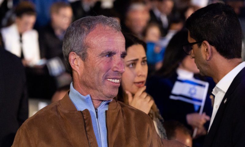 דיווח: השר הסרוג שוקל לפרוש מהחיים הפוליטיים