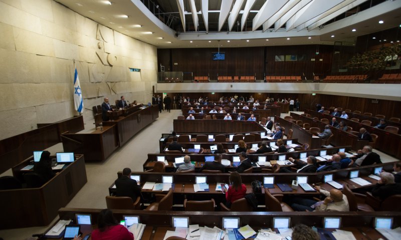 הכנסת אישרה: גם חילוני יוכל שלא לעבוד בשבת