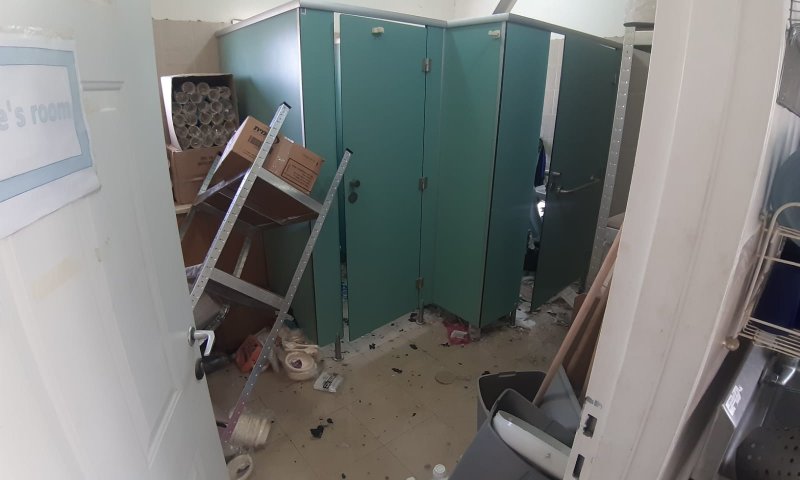 פגז מצרי נחת בישיבת נצרים: "בנס לא היו נפגעים"