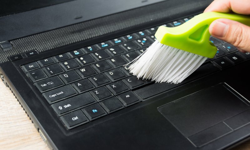 ניקיון טכנולוגי: אפל תשיק מקלדת שמנקה את עצמה