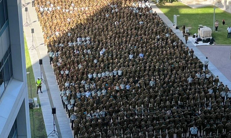 לעולם לא עוד: מאות חיילים עומדים דום בצפירה בקריה