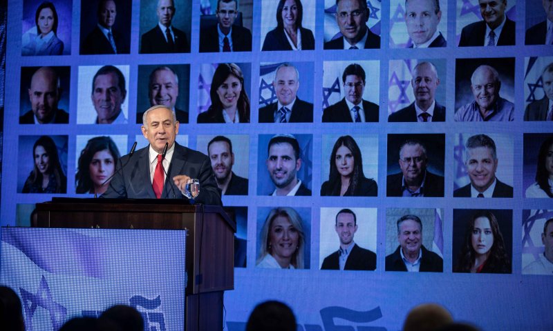 סקר: גנץ ולפיד ממשיכים להוביל, אך רוב לגוש הימין